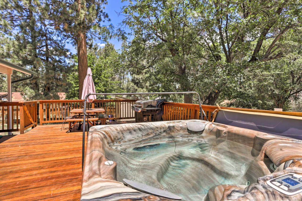 Big Bear Cabin With Deck And Hot Tub, Near Resorts! Big Bear Lake Bagian luar foto
