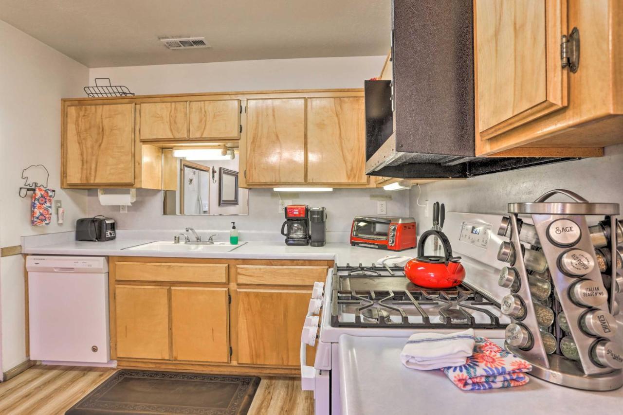 Big Bear Cabin With Deck And Hot Tub, Near Resorts! Big Bear Lake Bagian luar foto